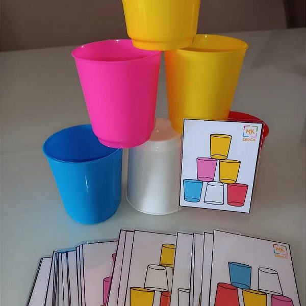 Jogo Pedagógico Empilhando os Copos